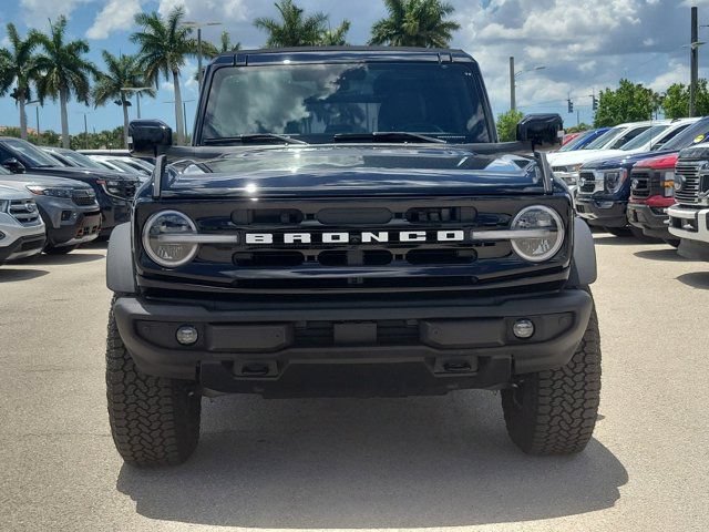 Certified 2025 Ford Bronco Outer Banks w/ Sasquatch Package AWD/4WD image 2