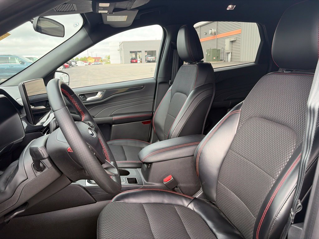 Certified 2024 Ford Escape ST-Line AWD/4WD image 9
