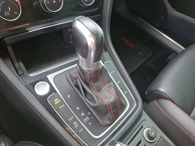 Used 2017 Volkswagen GTI SE image 20