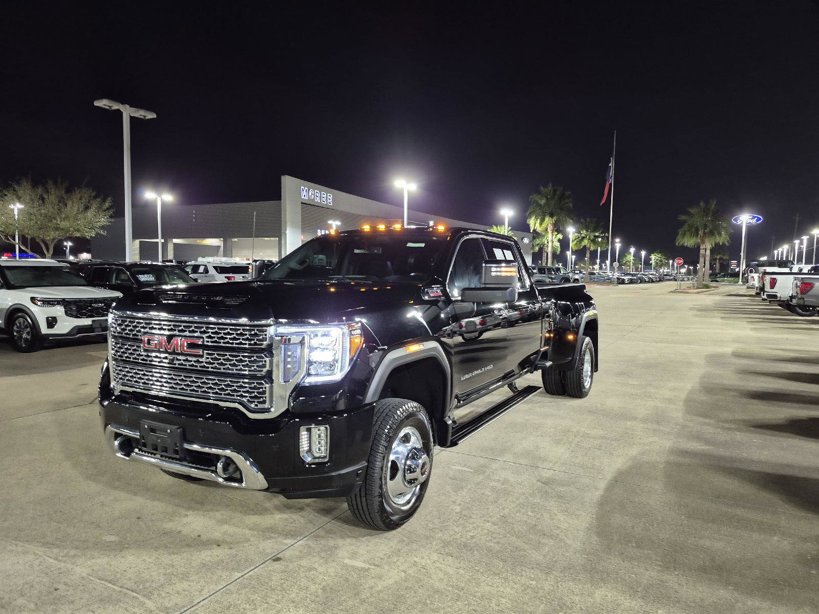Used 2022 GMC Sierra 3500 Denali image 1
