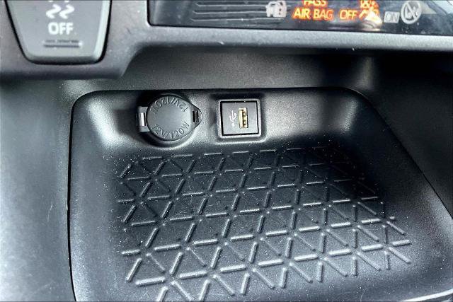 Used 2025 Toyota RAV4 XLE FWD image 16