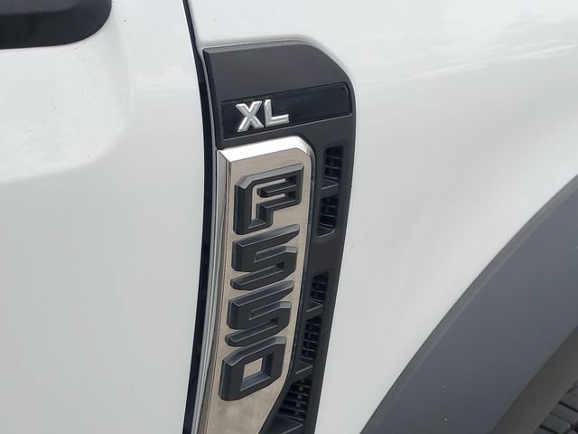 Certified 2023 Ford F550 2WD Regular Cab Super Duty image 6