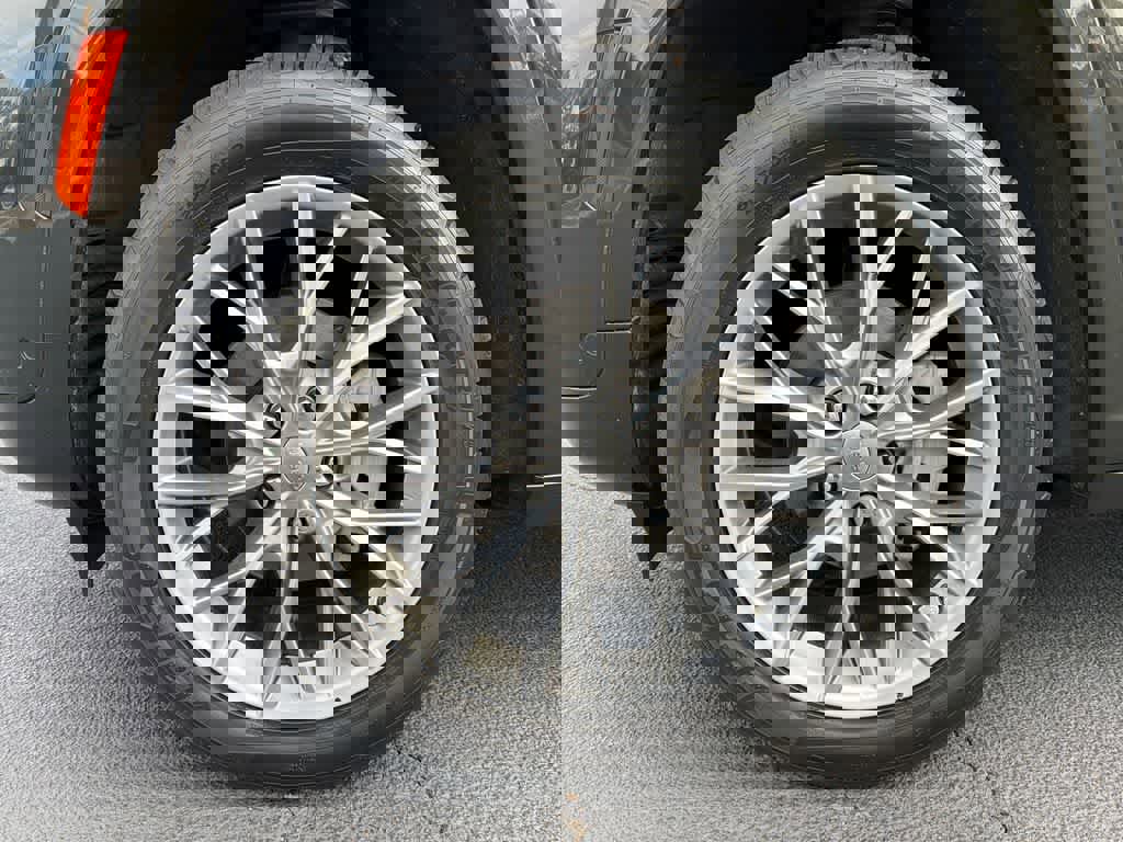 Used 2023 Jeep Grand Cherokee Summit w/ Luxury Tech Group V image 9