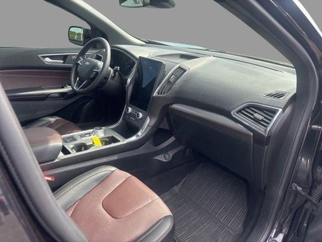 Certified 2022 Ford Edge Titanium w/ Equipment Group 301A AWD/4WD image 10