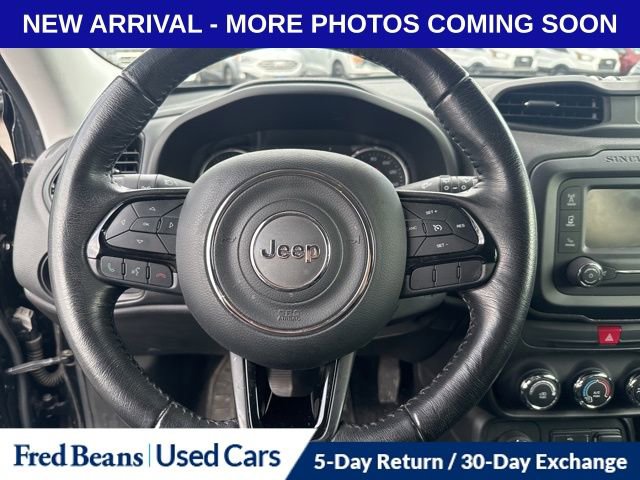 Used 2017 Jeep Renegade Altitude AWD/4WD image 11