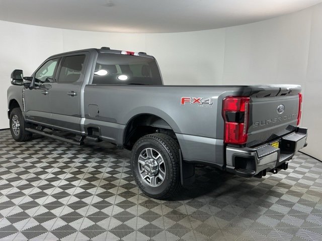 Certified 2025 Ford F350 Lariat w/ FX4 Off-Road Package image 4
