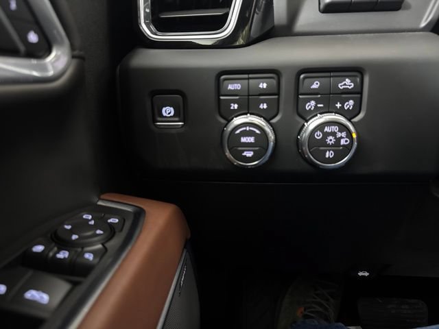 Used 2025 GMC Sierra 3500 Denali Ultimate AWD/4WD image 17