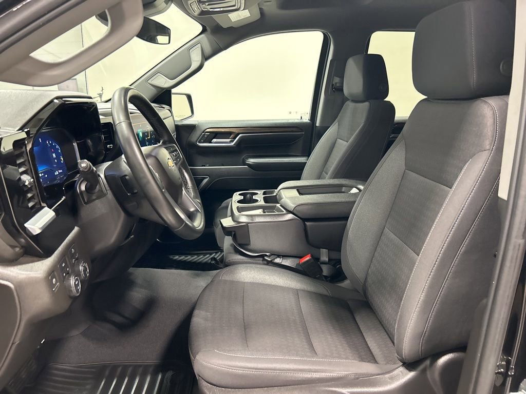 Used 2023 Chevrolet Silverado 1500 LT image 9