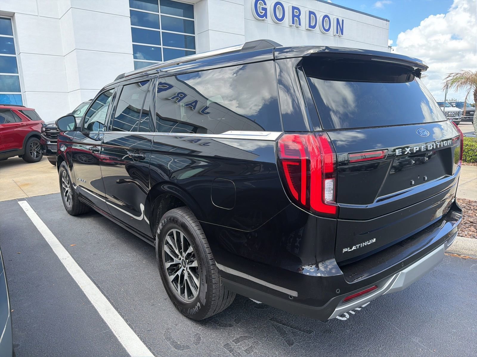 Certified 2025 Ford Expedition Max Platinum image 7