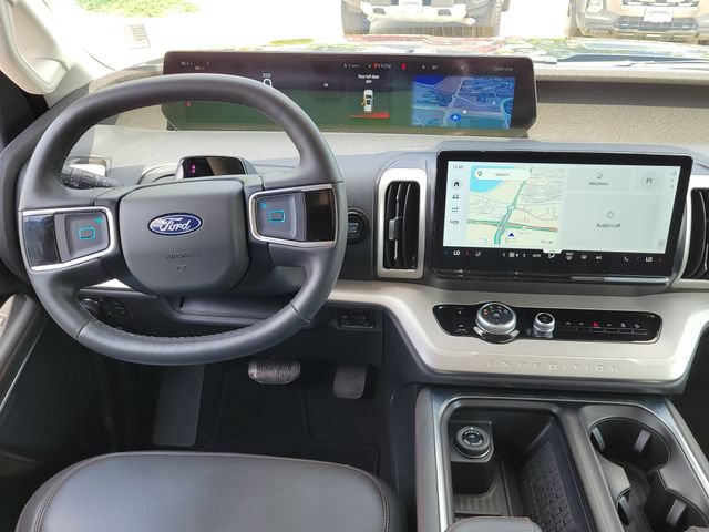 Certified 2025 Ford Expedition Active AWD/4WD image 10
