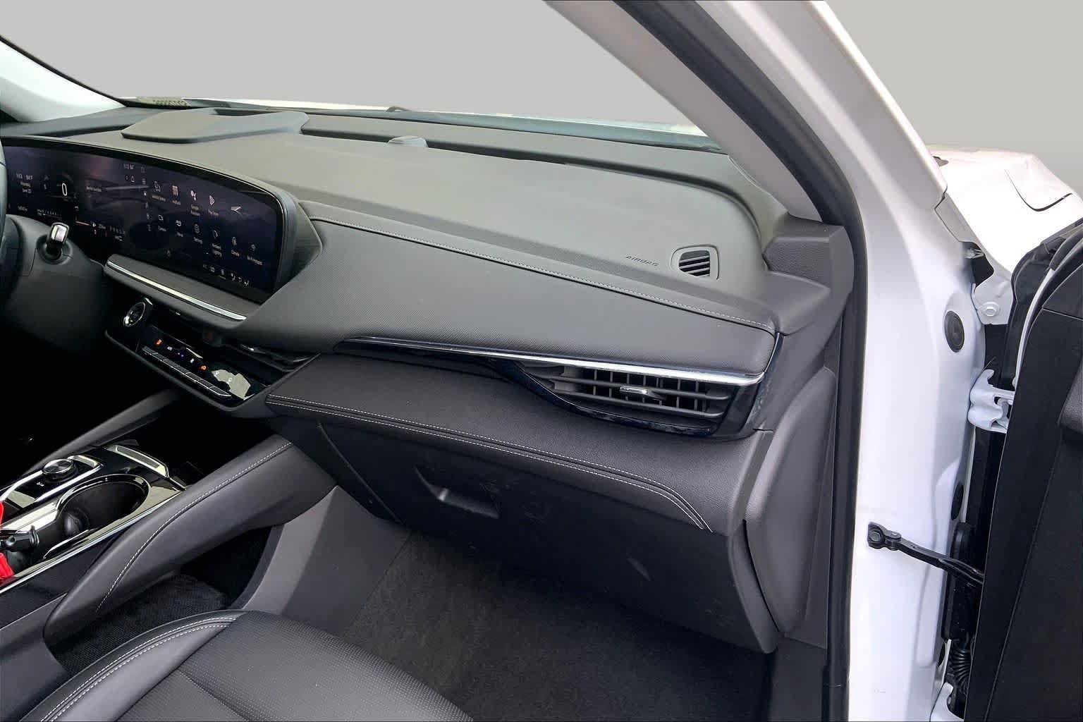 Used 2025 Buick Envision Preferred AWD/4WD image 18