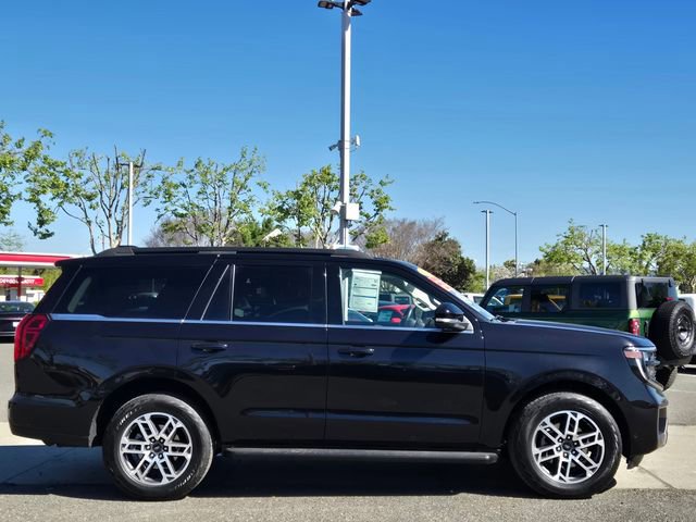 Certified 2025 Ford Expedition Active image 2