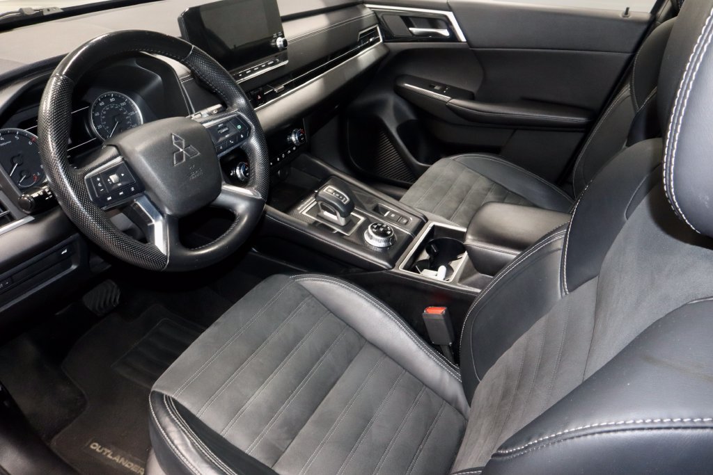 Used 2022 Mitsubishi Outlander SE AWD/4WD image 25