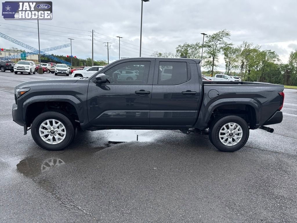 Used 2025 Toyota Tacoma SR image 3