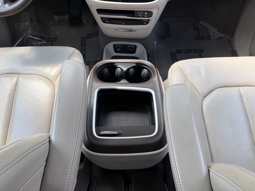 Used 2020 Chrysler Pacifica Touring-L Plus FWD image 37