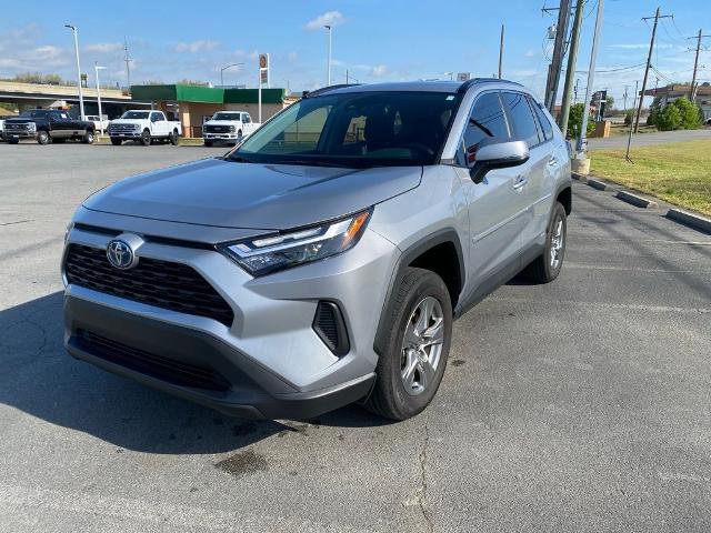 Used 2024 Toyota RAV4 XLE AWD/4WD image 3