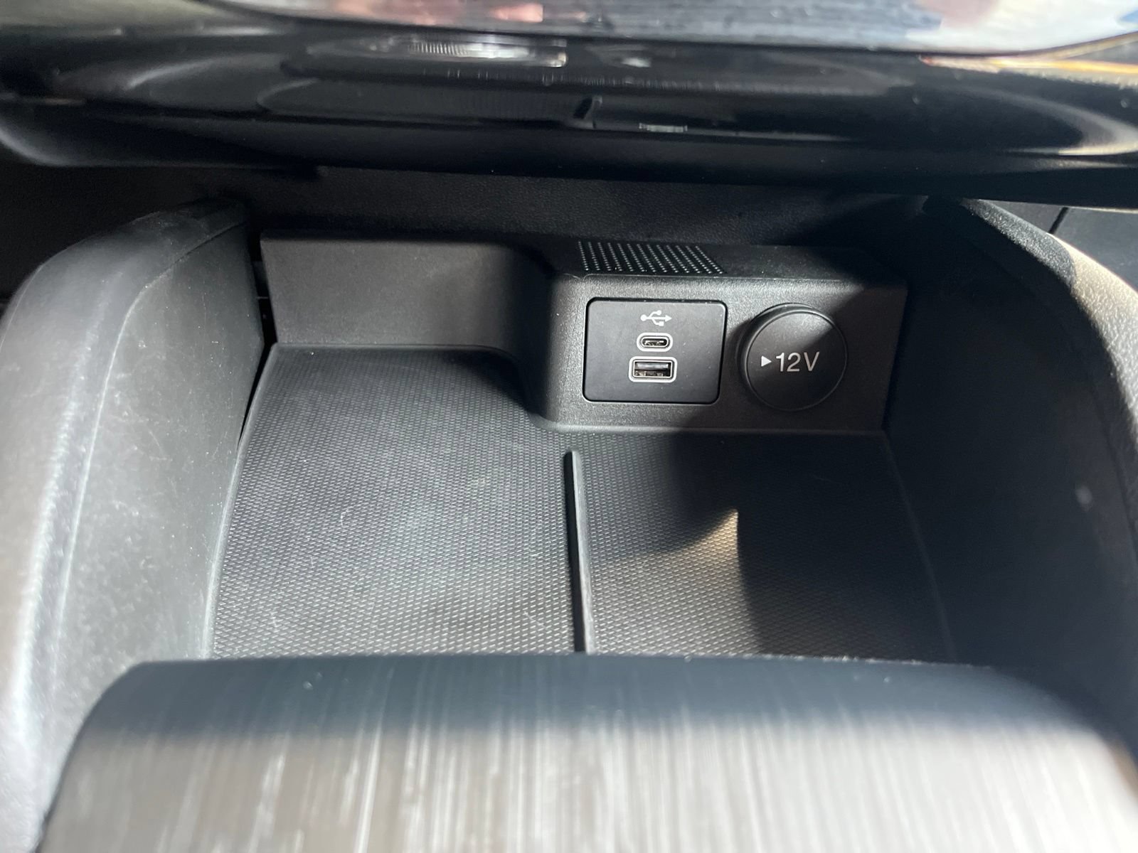 Certified 2024 Ford Escape ST-Line w/ Tech Pack #1 FWD image 27