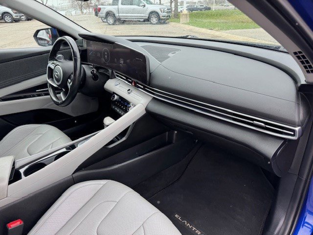 Used 2023 Hyundai Elantra Limited w/ Cargo Package FWD image 33