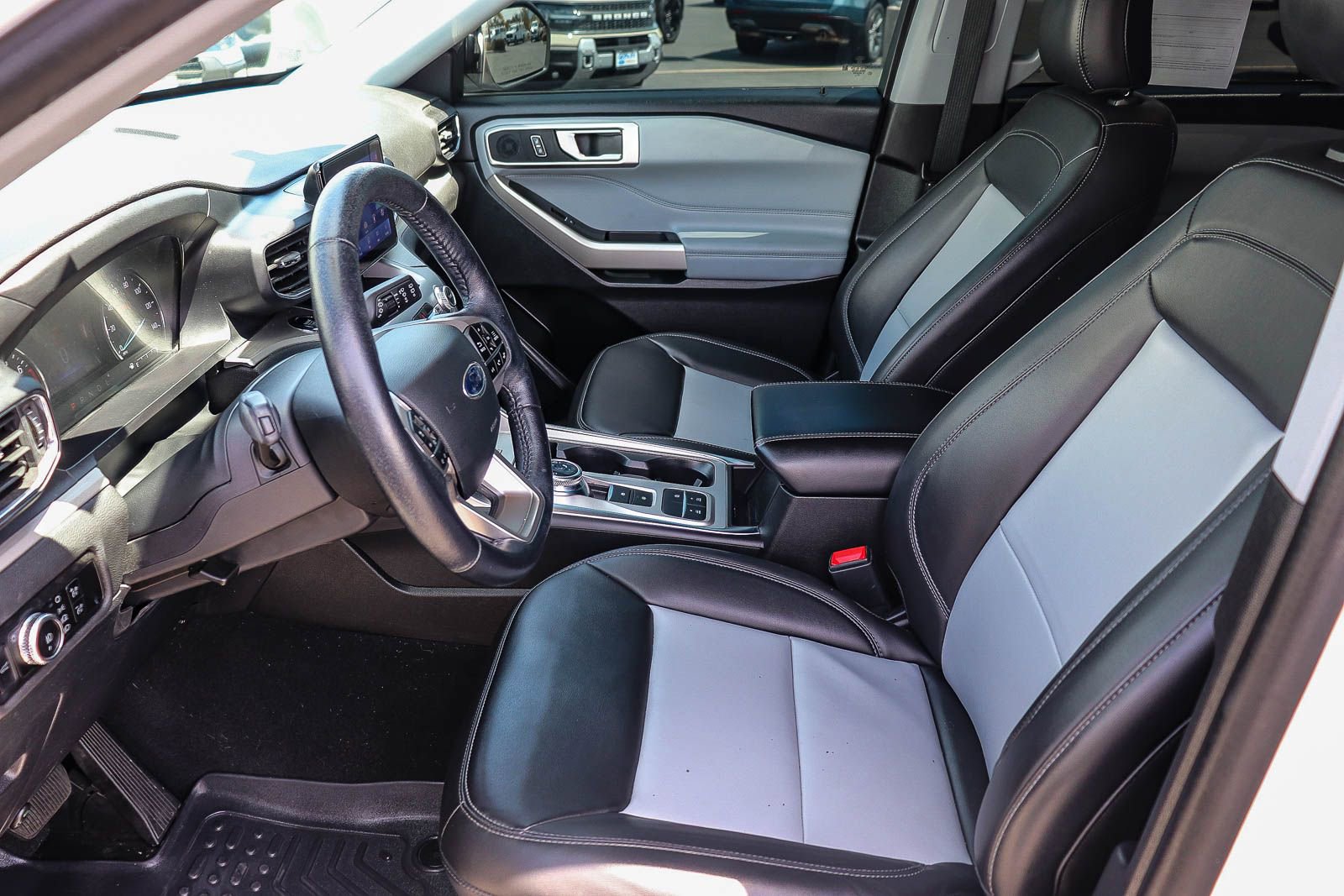 Certified 2023 Ford Explorer XLT w/ Equipment Group 202A image 17