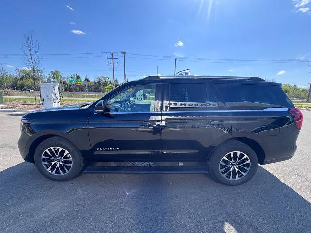 Certified 2025 Ford Expedition Platinum AWD/4WD image 4