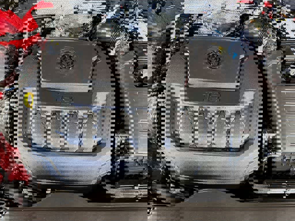 Used 2024 Volkswagen Tiguan SE R-Line image 12