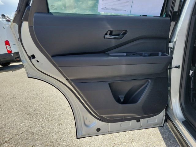 Used 2025 Nissan Pathfinder S FWD image 13