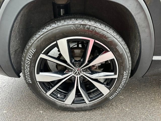 Used 2024 Volkswagen Atlas SEL Premium R-Line image 16