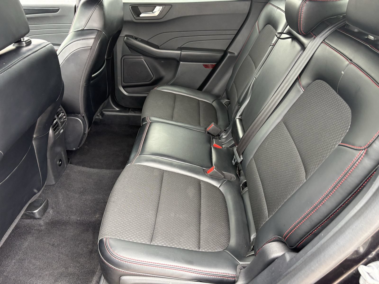 Certified 2025 Ford Escape ST-Line AWD/4WD image 21