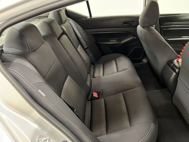 Used 2024 Nissan Altima 2.5 SV FWD image 7