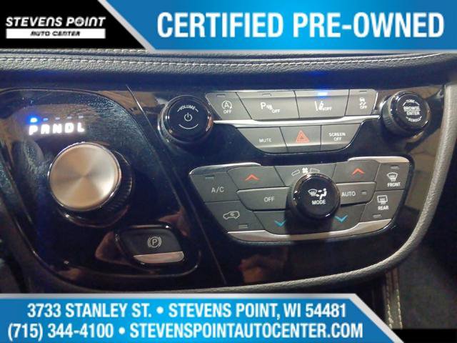 Used 2025 Chrysler Pacifica Limited image 22