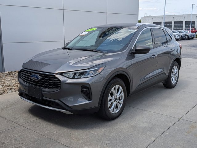 Certified 2024 Ford Escape Active w/ Cold Weather Package FWD image 8