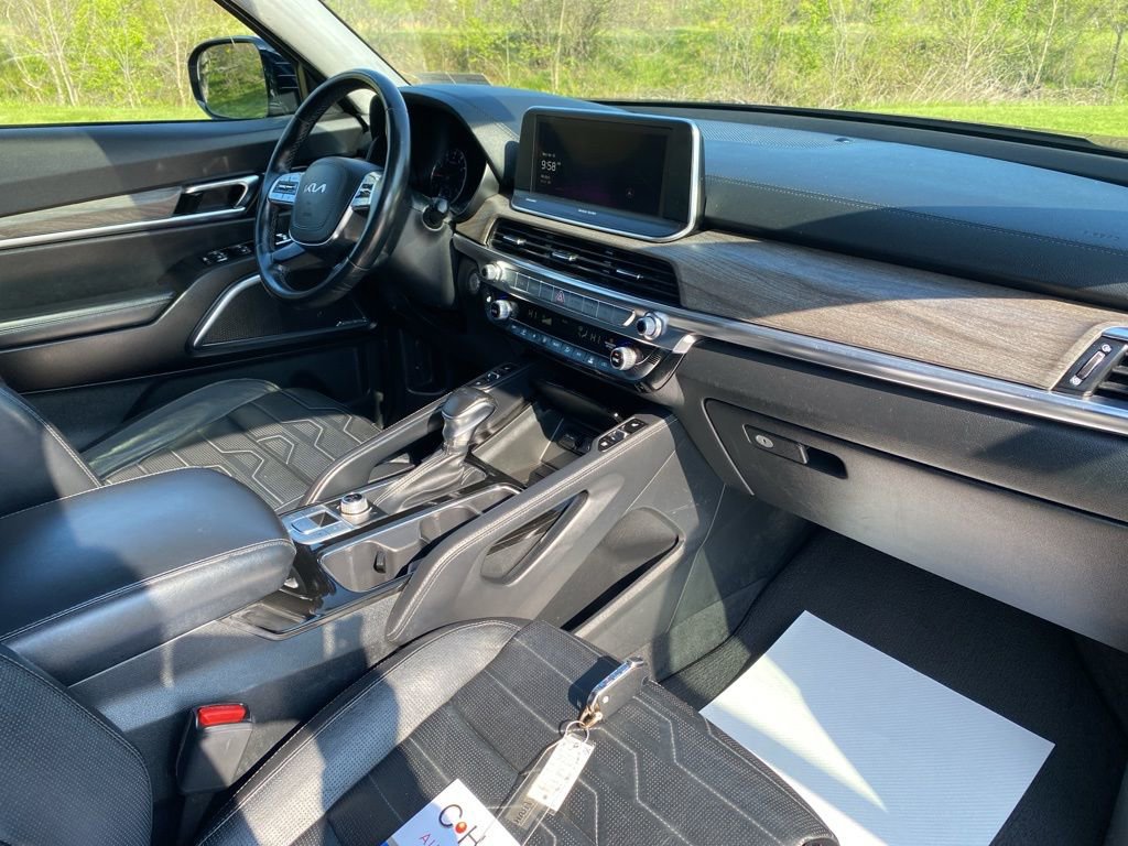 Used 2022 Kia Telluride SX w/ SX Prestige Package AWD/4WD image 10