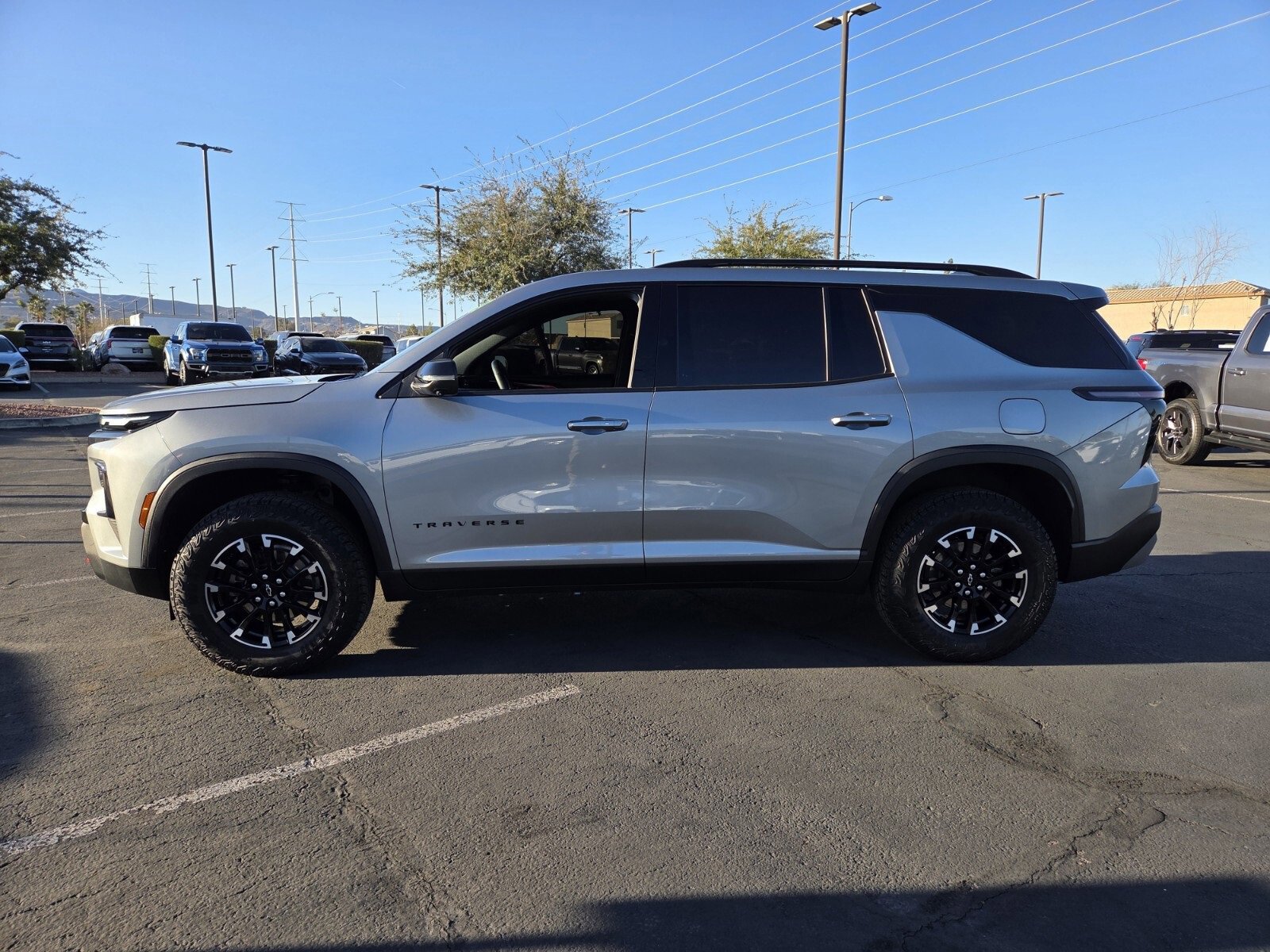 Used 2025 Chevrolet Traverse Z71 w/ Driver Confidence Package image 2