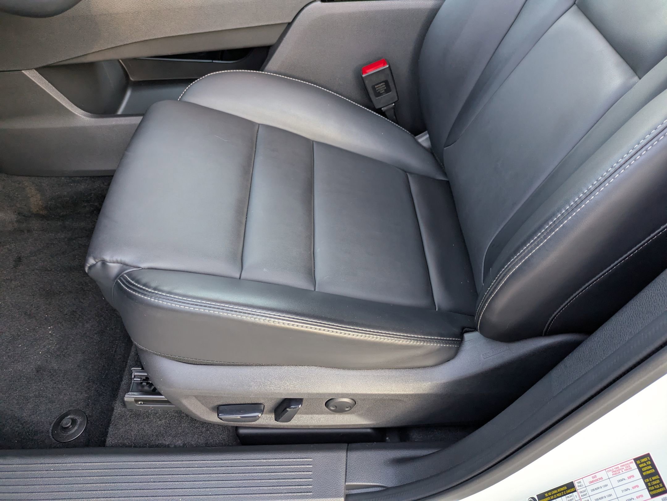 Used 2023 Nissan Rogue SV w/ SV Premium B Package FWD image 13