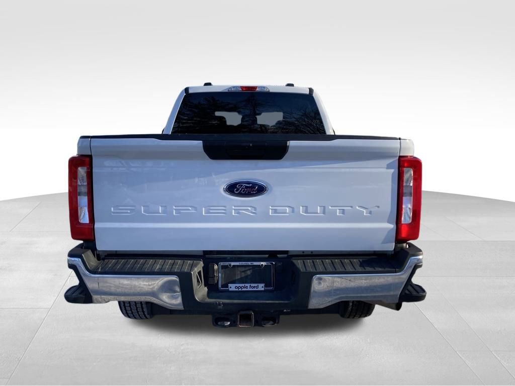 Certified 2024 Ford F250 XLT image 3