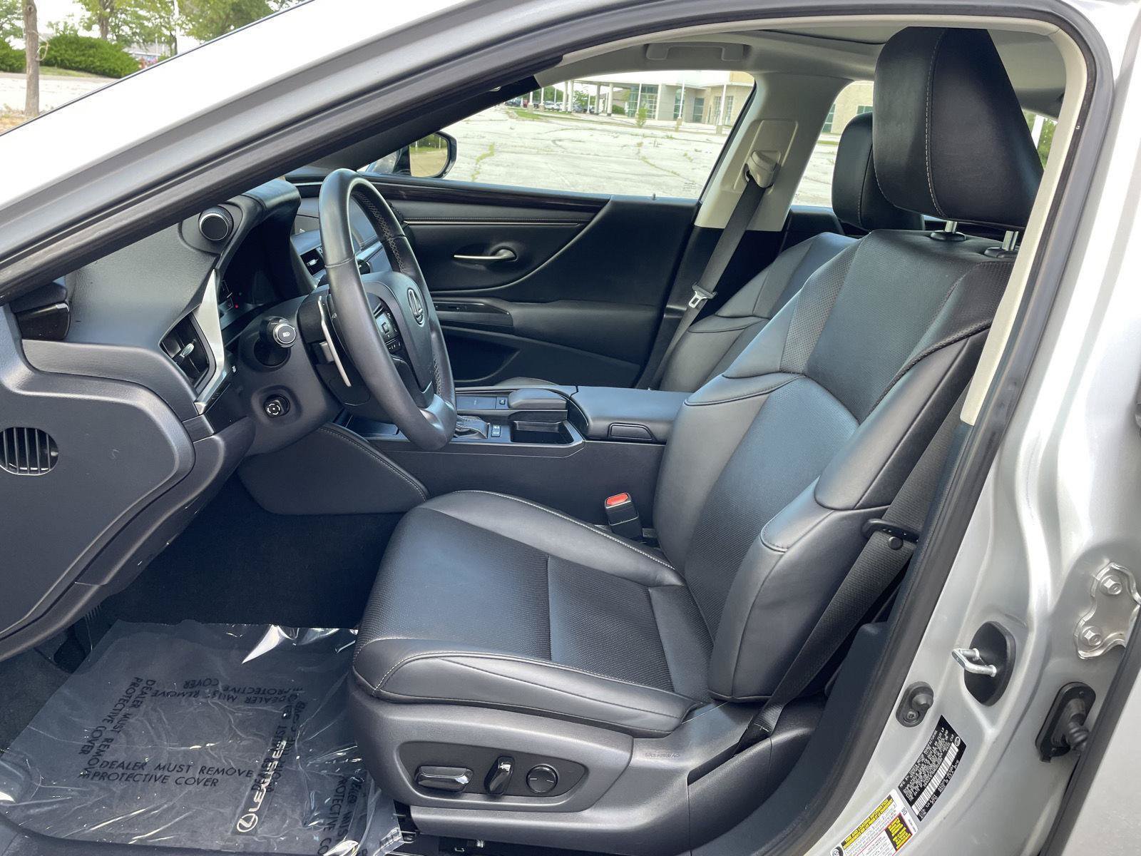 Used 2021 Lexus ES 300h w/ Premium Package FWD image 17