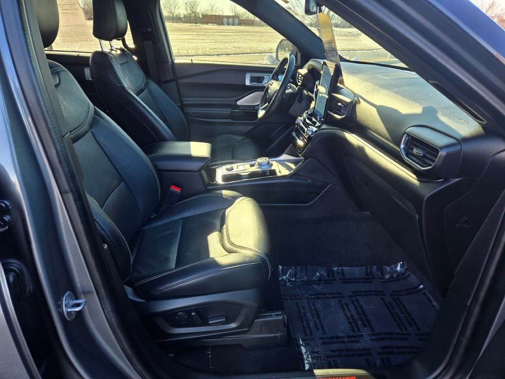 Certified 2022 Ford Explorer ST w/ Equipment Group 401A image 7