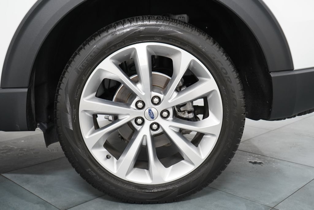 Certified 2023 Ford Explorer Platinum w/ Technology Package AWD/4WD image 35