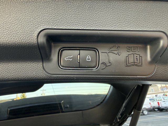Certified 2022 Ford Explorer XLT w/ Equipment Group 202A AWD/4WD image 25