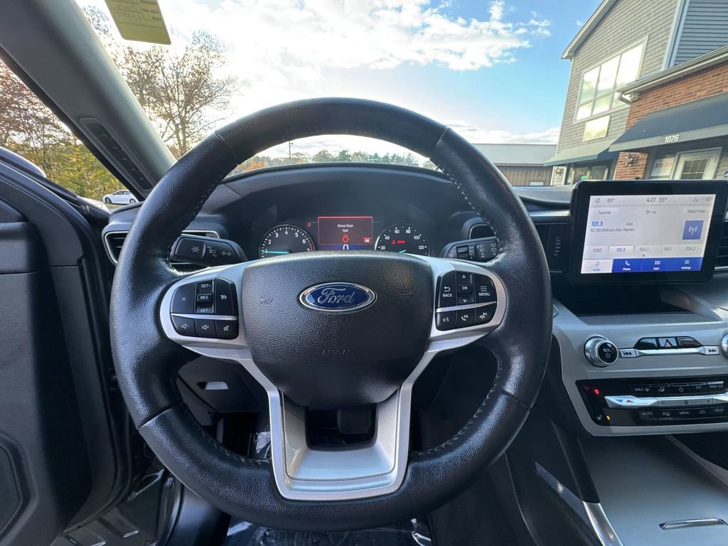 Certified 2022 Ford Explorer XLT w/ Equipment Group 202A image 14