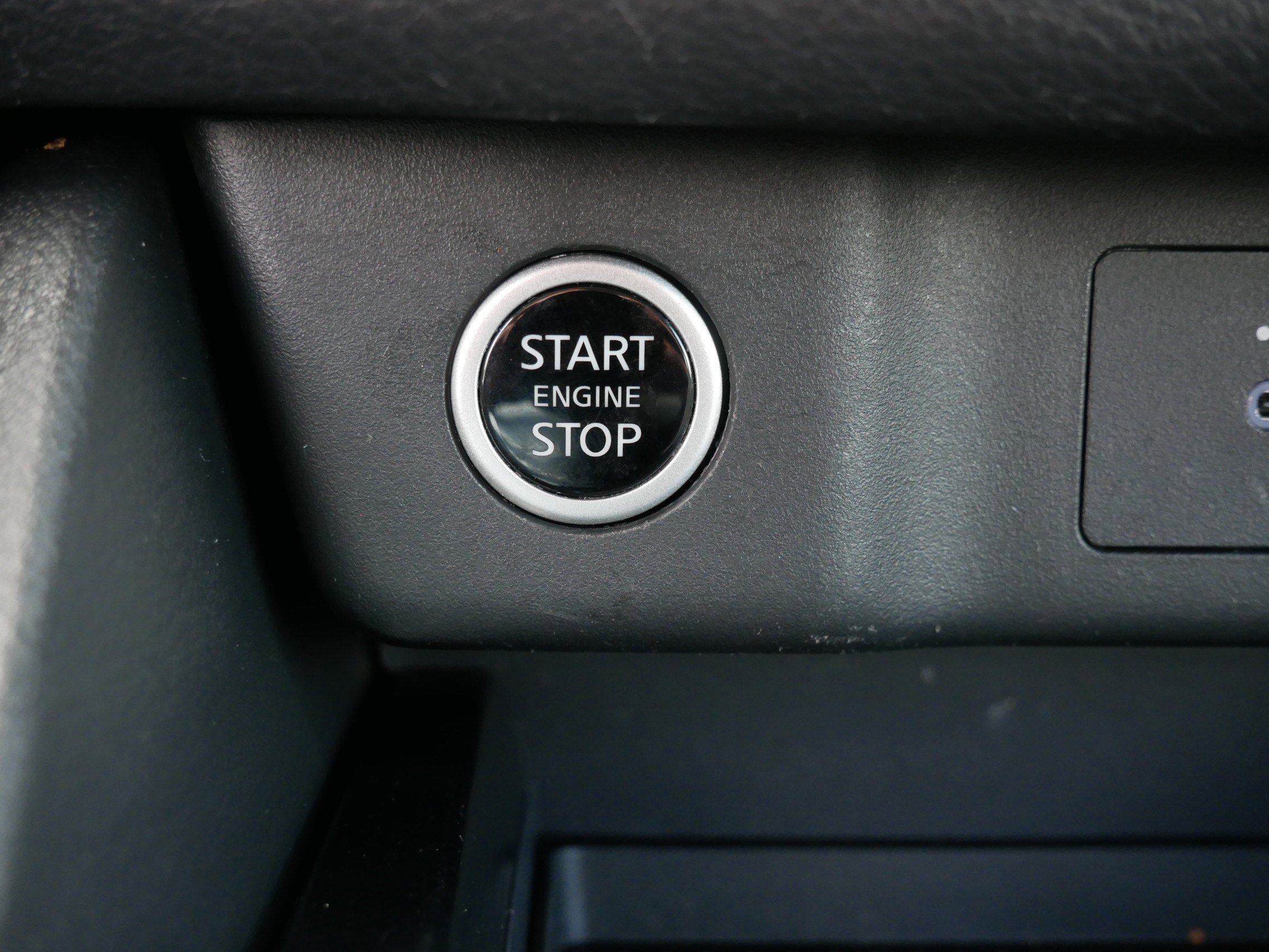 Used 2023 Nissan Rogue SV AWD/4WD image 32