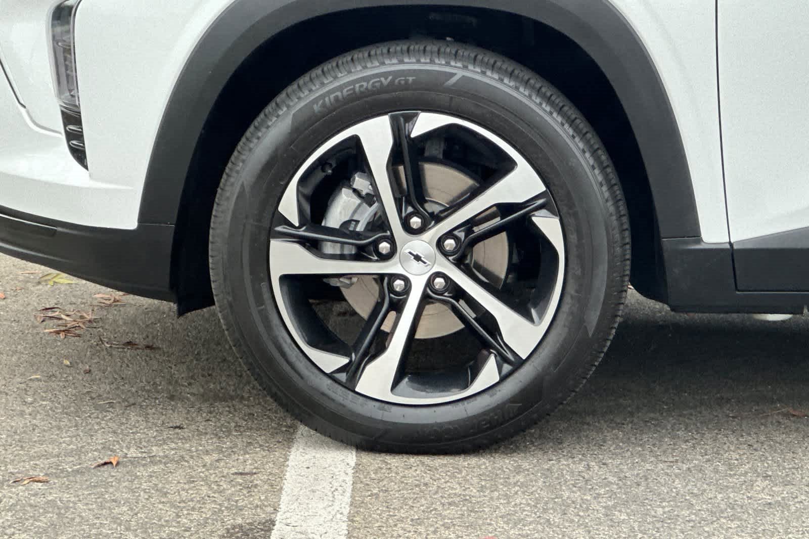 Used 2025 Chevrolet Trax RS w/ Driver Confidence Package image 26