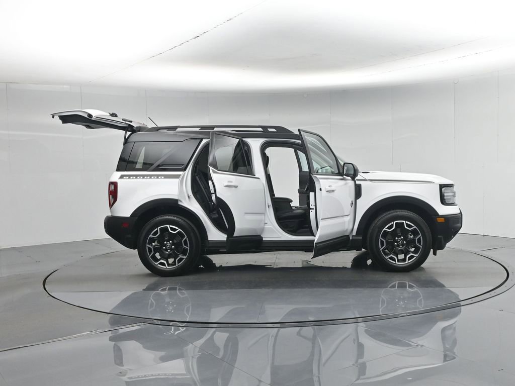 Certified 2025 Ford Bronco Sport Outer Banks w/ Outer Banks Tech Package+ AWD/4WD image 5