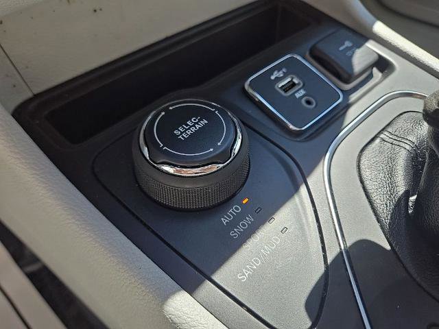 Used 2021 Jeep Cherokee Latitude Plus image 32