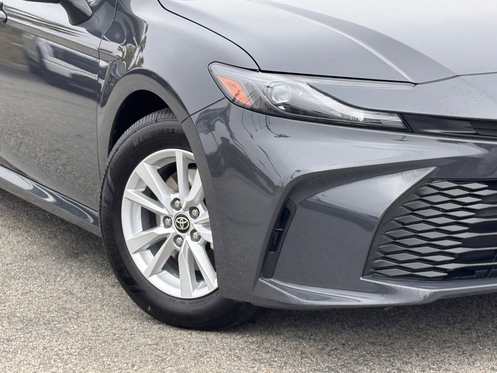 Used 2025 Toyota Camry LE FWD image 4
