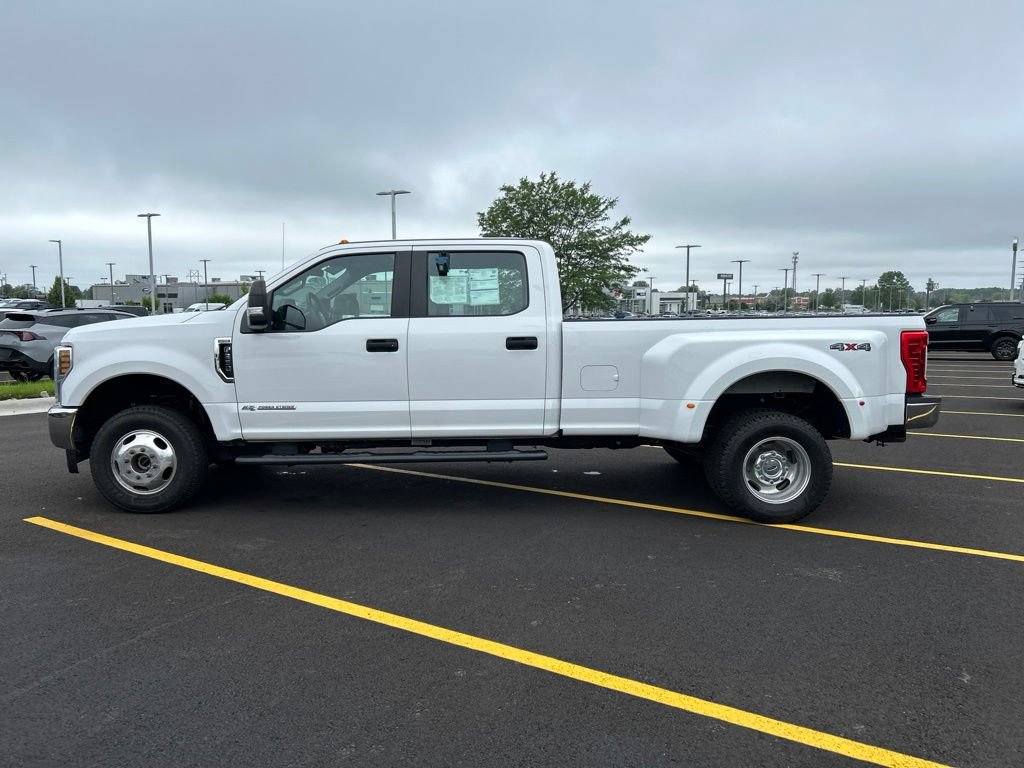 Certified 2019 Ford F350 XL w/ STX Appearance Package AWD/4WD image 10