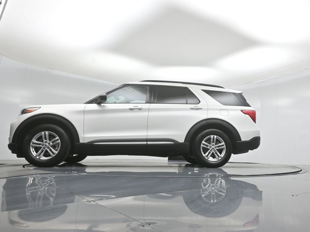 Certified 2023 Ford Explorer XLT w/ Equipment Group 202A RWD image 53
