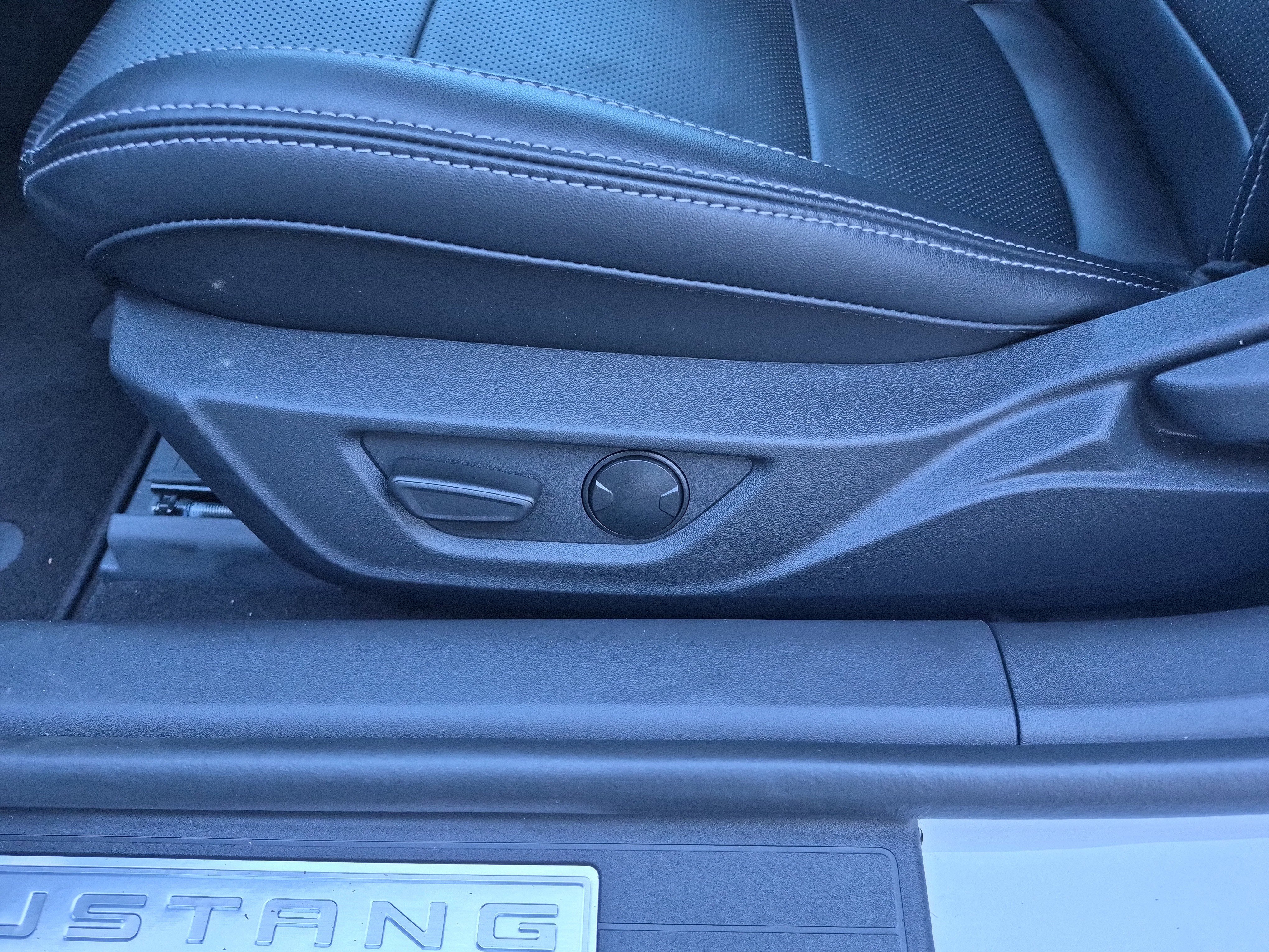 Certified 2025 Ford Mustang GT Premium image 12