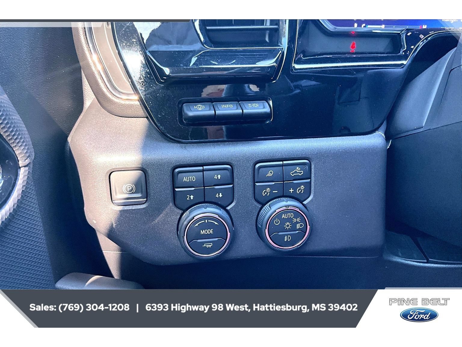 Used 2024 Chevrolet Silverado 1500 ZR2 w/ Technology Package AWD/4WD image 23