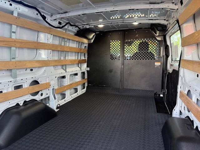 Certified 2024 Ford Transit 250 Low Roof RWD image 5